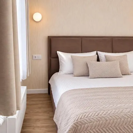 Апартаменти 2-room In New House, Wola